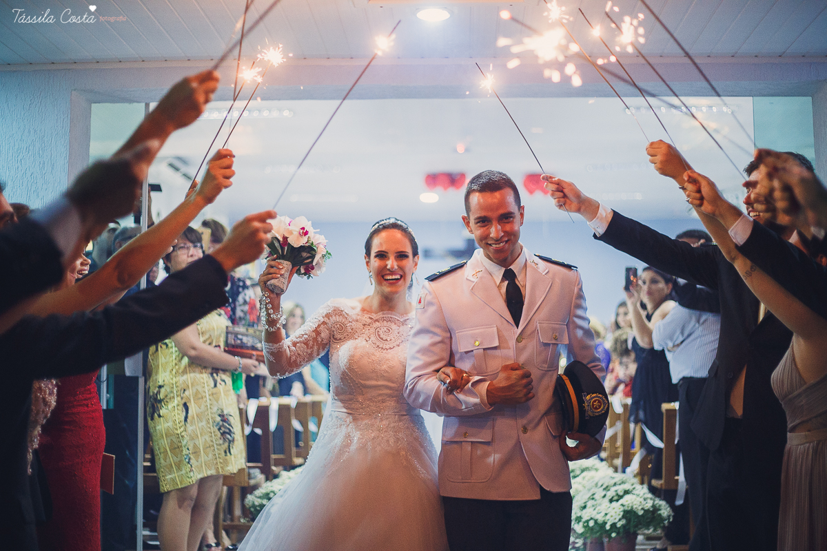 fotos de casamento realizado em Guarapari, litoral do Espírito Santo, sítio dos sonhos para fazer festa de casamento em Guarapari, noivos lindos e apaixonados, fotografia de casamento vitória es