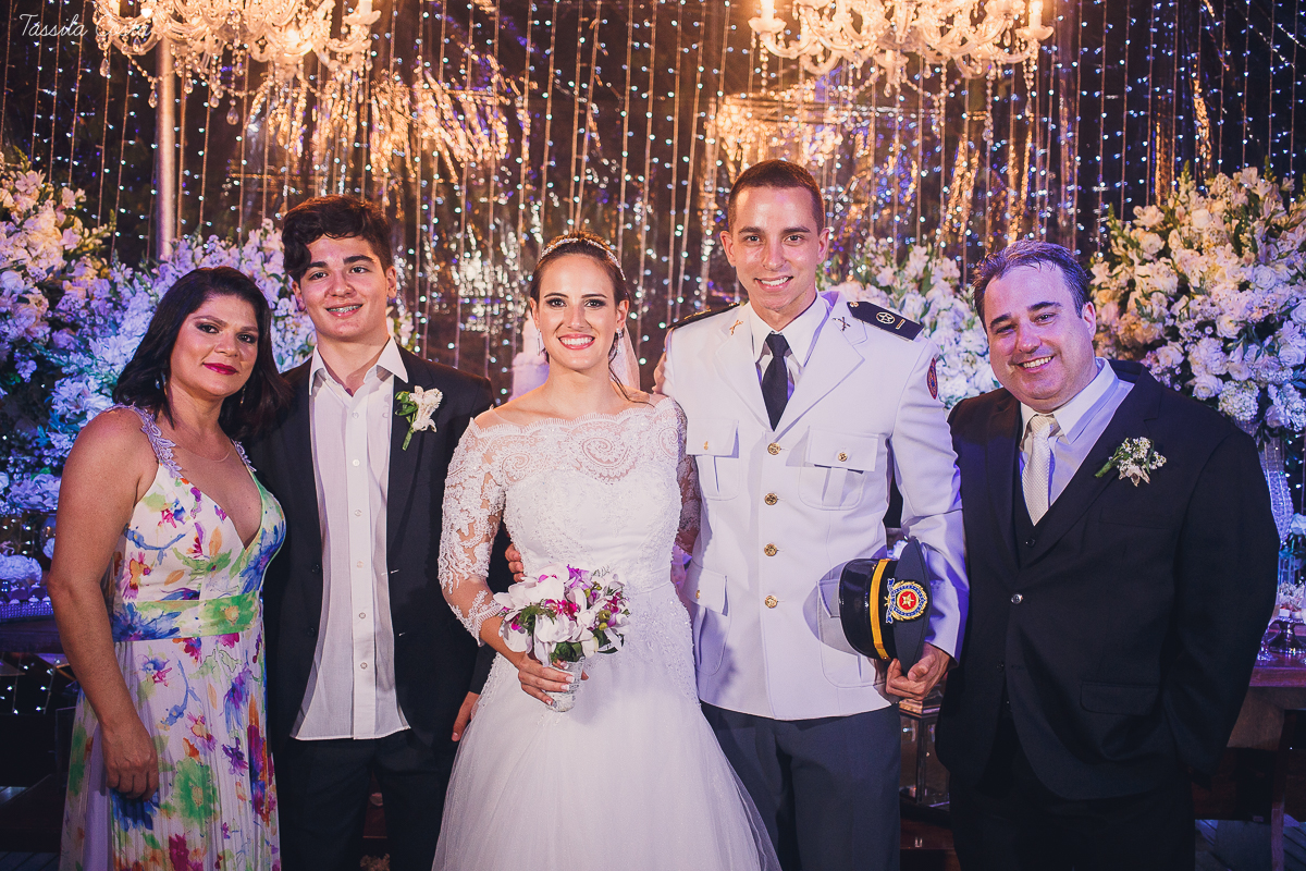 fotos de casamento realizado em Guarapari, litoral do Espírito Santo, sítio dos sonhos para fazer festa de casamento em Guarapari, noivos lindos e apaixonados, fotografia de casamento vitória es