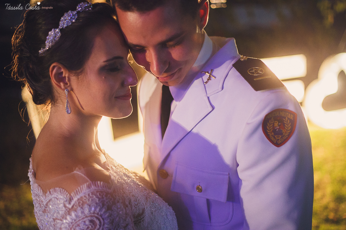 fotos de casamento realizado em Guarapari, litoral do Espírito Santo, sítio dos sonhos para fazer festa de casamento em Guarapari, noivos lindos e apaixonados, fotografia de casamento vitória es