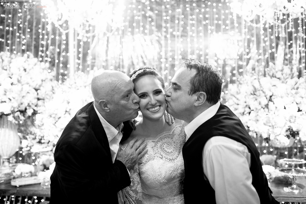 fotos de casamento realizado em Guarapari, litoral do Espírito Santo, sítio dos sonhos para fazer festa de casamento em Guarapari, noivos lindos e apaixonados, fotografia de casamento vitória es