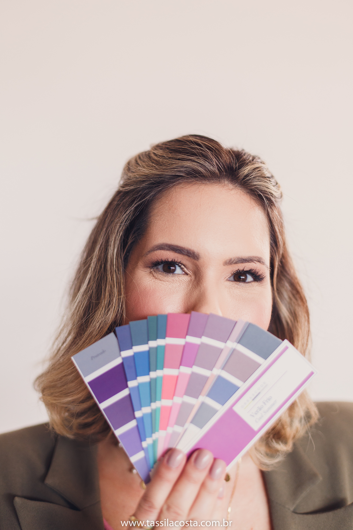 Fotos para atualização de portfólio, profissão consultoria de imagem, fotos para usar no Instagram, poses para consultoras de imagem, consultoria de imagem no ES, Tatiana Arruda, fotos para atualizar o instagram, Vila Velha 