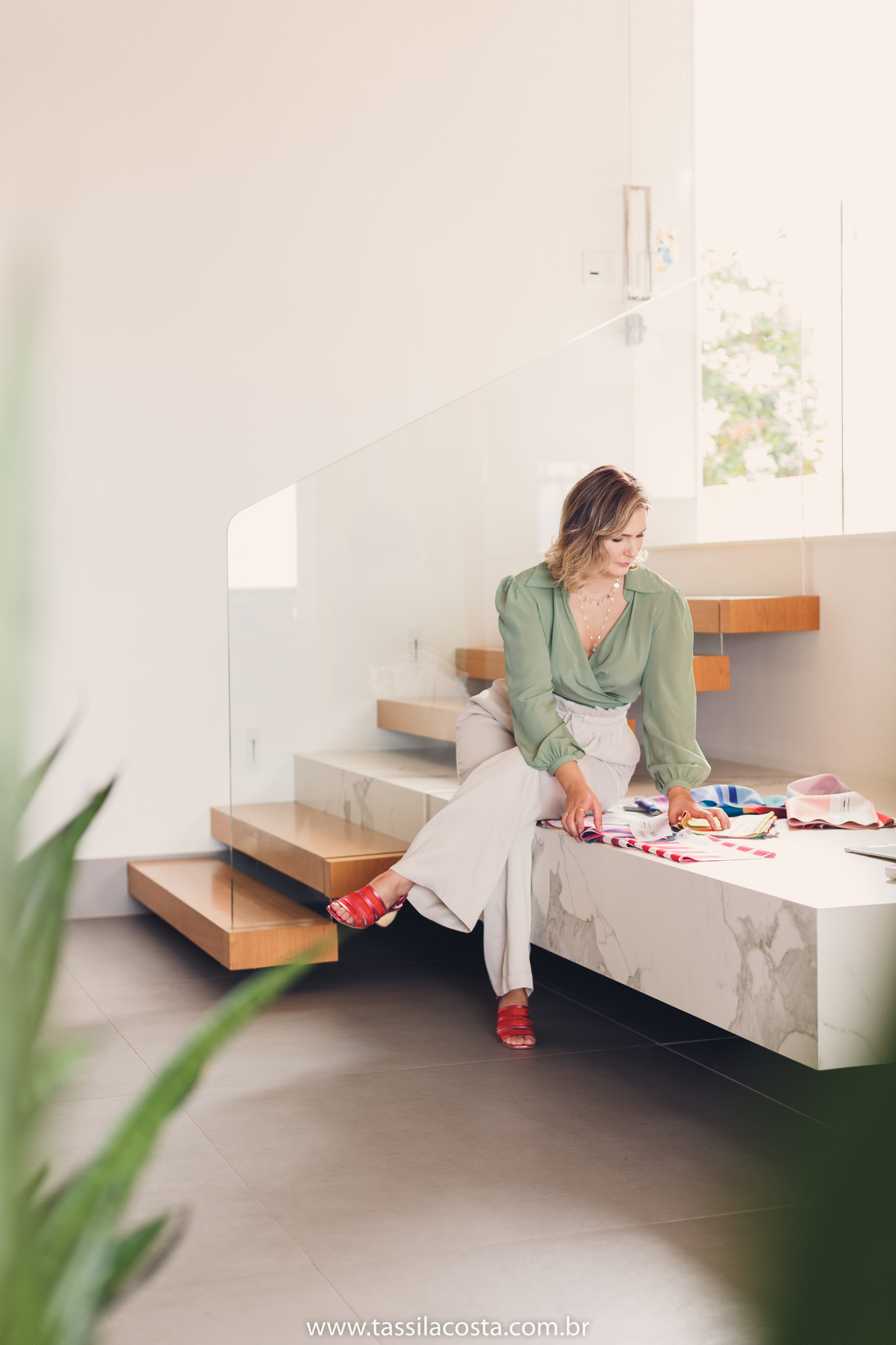Fotos para atualização de portfólio, profissão consultoria de imagem, fotos para usar no Instagram, poses para consultoras de imagem, consultoria de imagem no ES, Tatiana Arruda, fotos para atualizar o instagram, Vila Velha 