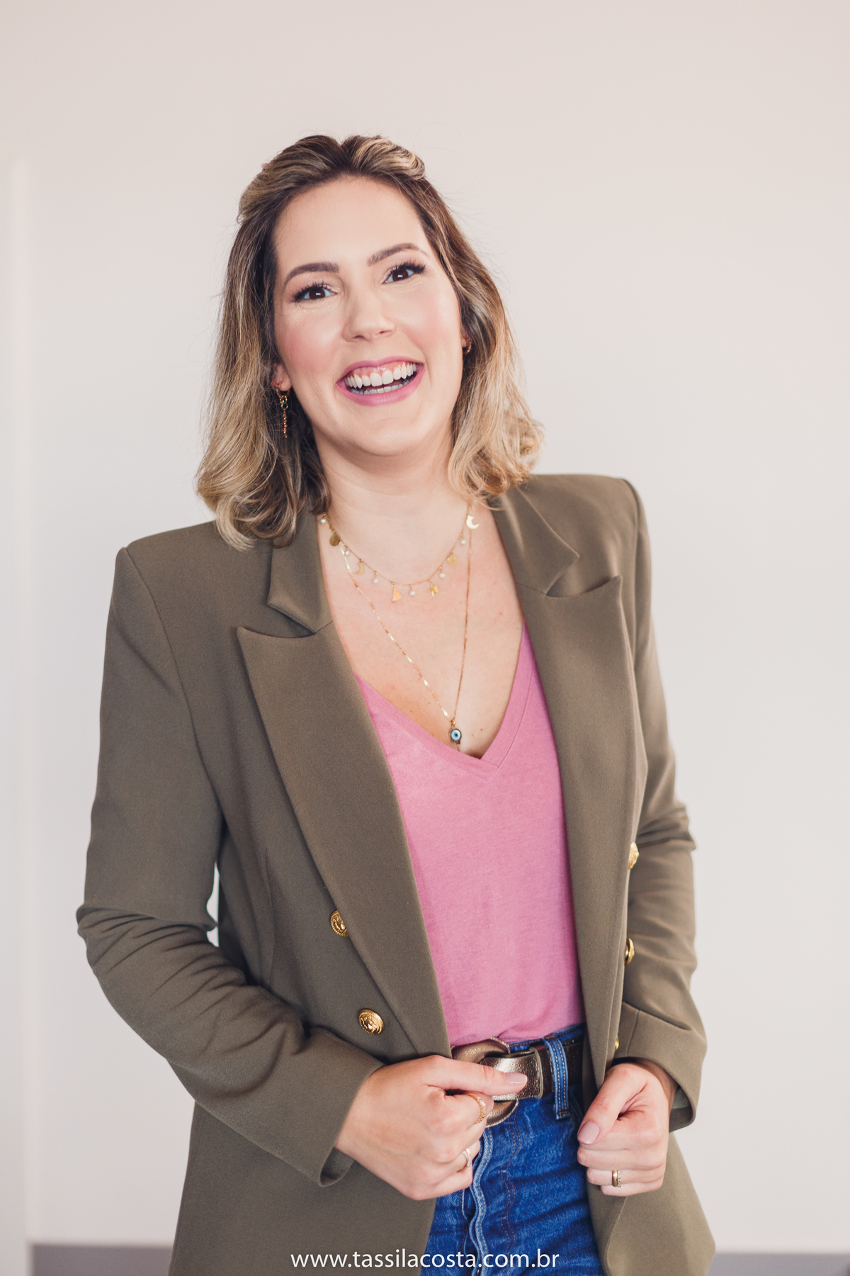 Fotos para atualização de portfólio, profissão consultoria de imagem, fotos para usar no Instagram, poses para consultoras de imagem, consultoria de imagem no ES, Tatiana Arruda, fotos para atualizar o instagram, Vila Velha 