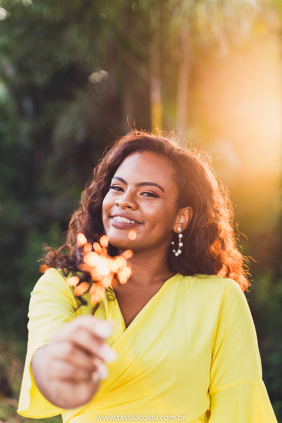 fotos externas para ensaio de 15 anos, Alice, fotos feitas na Ilha do Frade, Vitória ES, Tássila Costa fotografia, especializada em fotos de 15 anos, o que vestir no ensaio de 15 anos, fotógrafa em Vitória ES, looks para ensaio de 15 anos