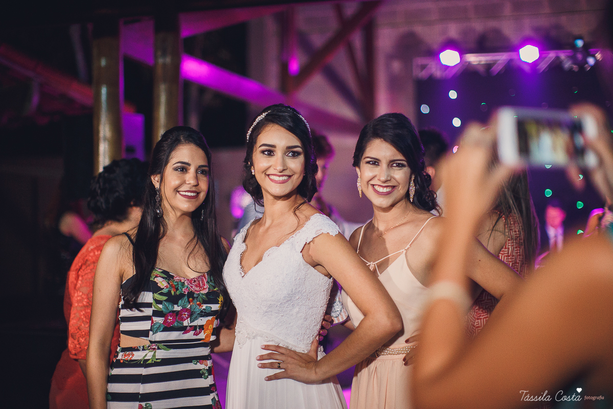 fotos de inspiração para casamento na praia, durante o dia, em Serra ES, Manguinhos, fotos de casamento dos sonhos na praia, Mayara e Allan, casamento durante a luz do dia, fotos de casamento na praia