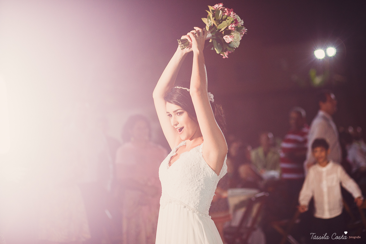 fotos de inspiração para casamento na praia, durante o dia, em Serra ES, Manguinhos, fotos de casamento dos sonhos na praia, Mayara e Allan, casamento durante a luz do dia, fotos de casamento na praia