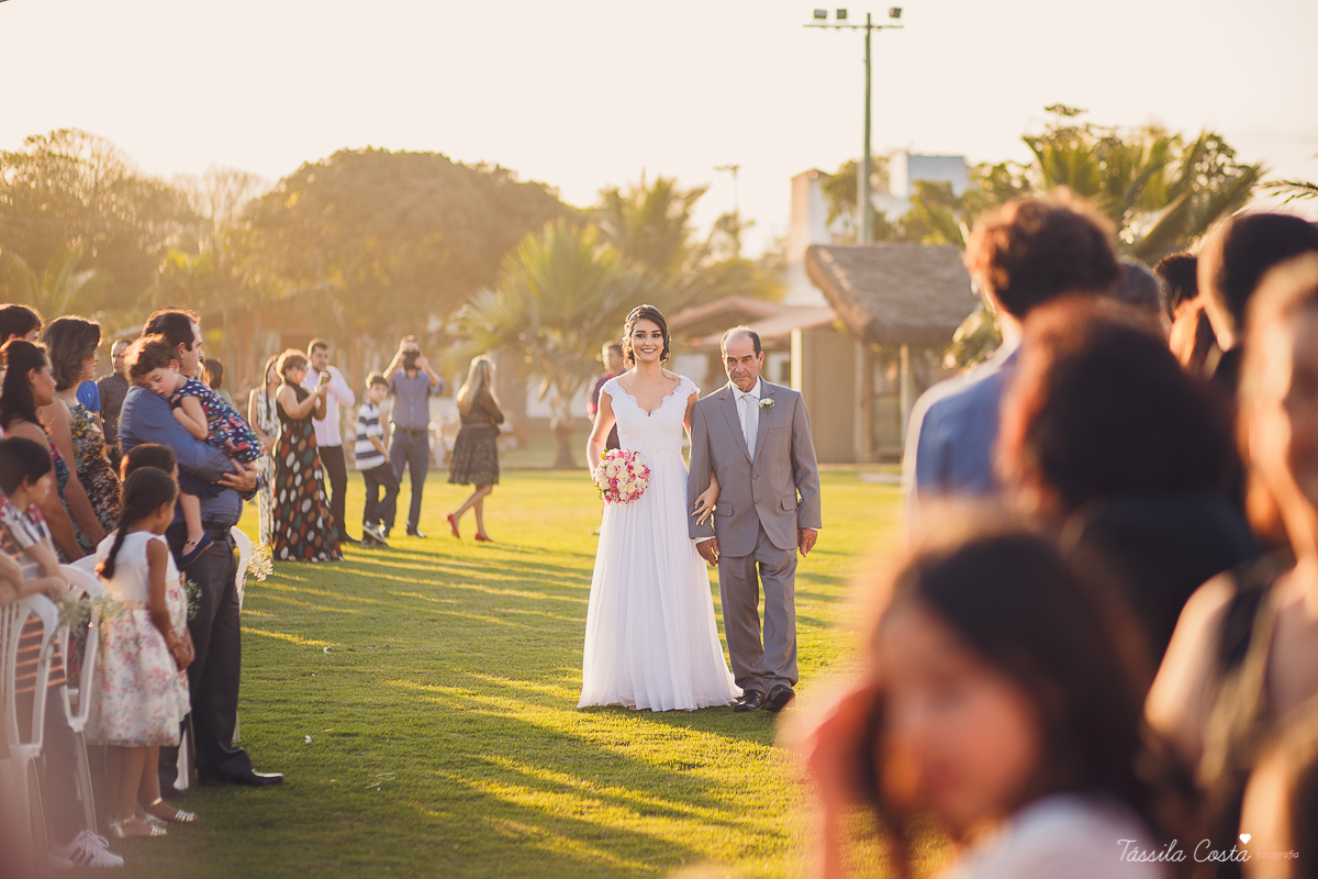 fotos de inspiração para casamento na praia, durante o dia, em Serra ES, Manguinhos, fotos de casamento dos sonhos na praia, Mayara e Allan, casamento durante a luz do dia, fotos de casamento na praia