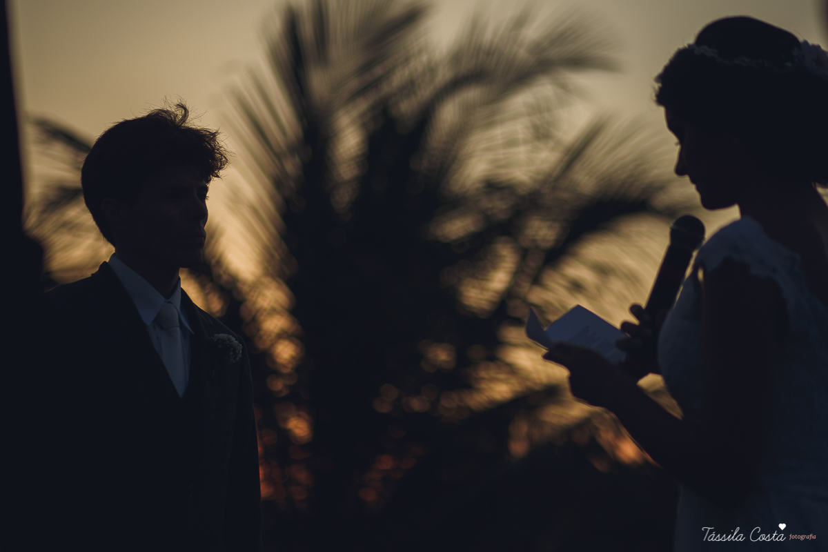 fotos de inspiração para casamento na praia, durante o dia, em Serra ES, Manguinhos, fotos de casamento dos sonhos na praia, Mayara e Allan, casamento durante a luz do dia, fotos de casamento na praia