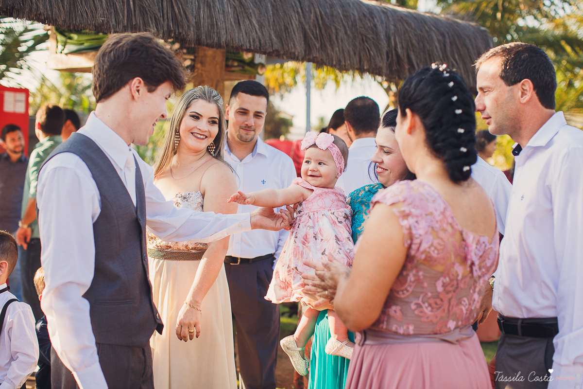 fotos de inspiração para casamento na praia, durante o dia, em Serra ES, Manguinhos, fotos de casamento dos sonhos na praia, Mayara e Allan, casamento durante a luz do dia, fotos de casamento na praia