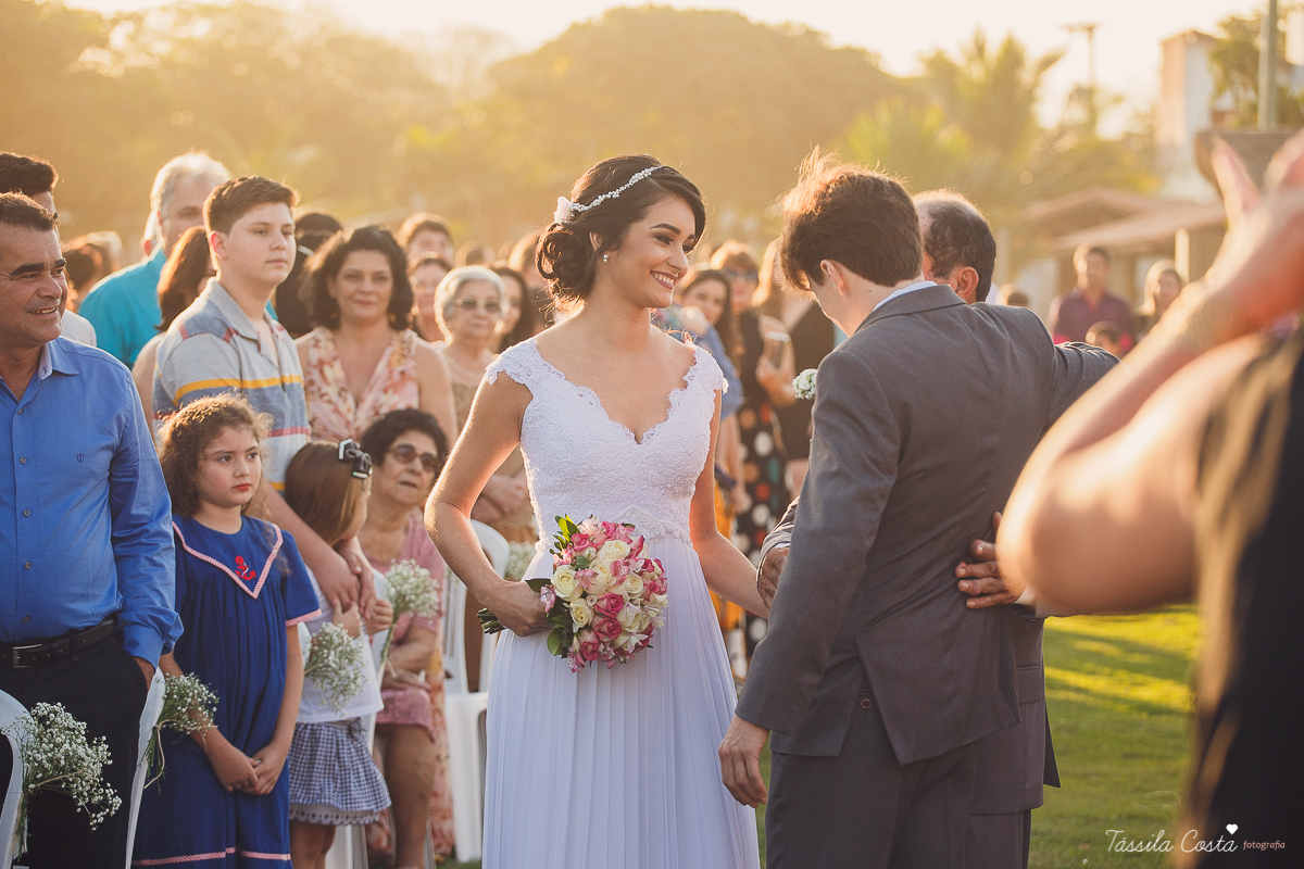 fotos de inspiração para casamento na praia, durante o dia, em Serra ES, Manguinhos, fotos de casamento dos sonhos na praia, Mayara e Allan, casamento durante a luz do dia, fotos de casamento na praia