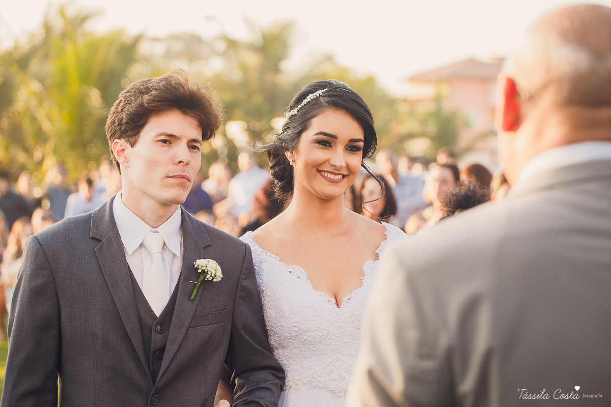 fotos de inspiração para casamento na praia, durante o dia, em Serra ES, Manguinhos, fotos de casamento dos sonhos na praia, Mayara e Allan, casamento durante a luz do dia, fotos de casamento na praia