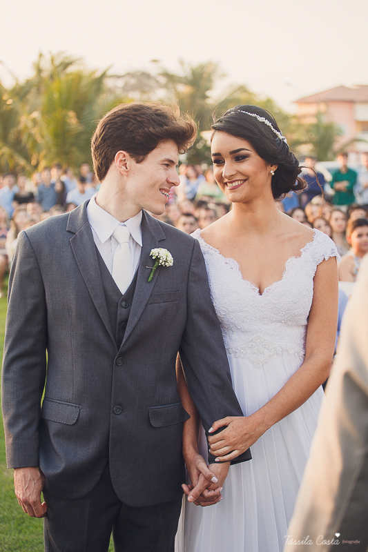 fotos de inspiração para casamento na praia, durante o dia, em Serra ES, Manguinhos, fotos de casamento dos sonhos na praia, Mayara e Allan, casamento durante a luz do dia, fotos de casamento na praia
