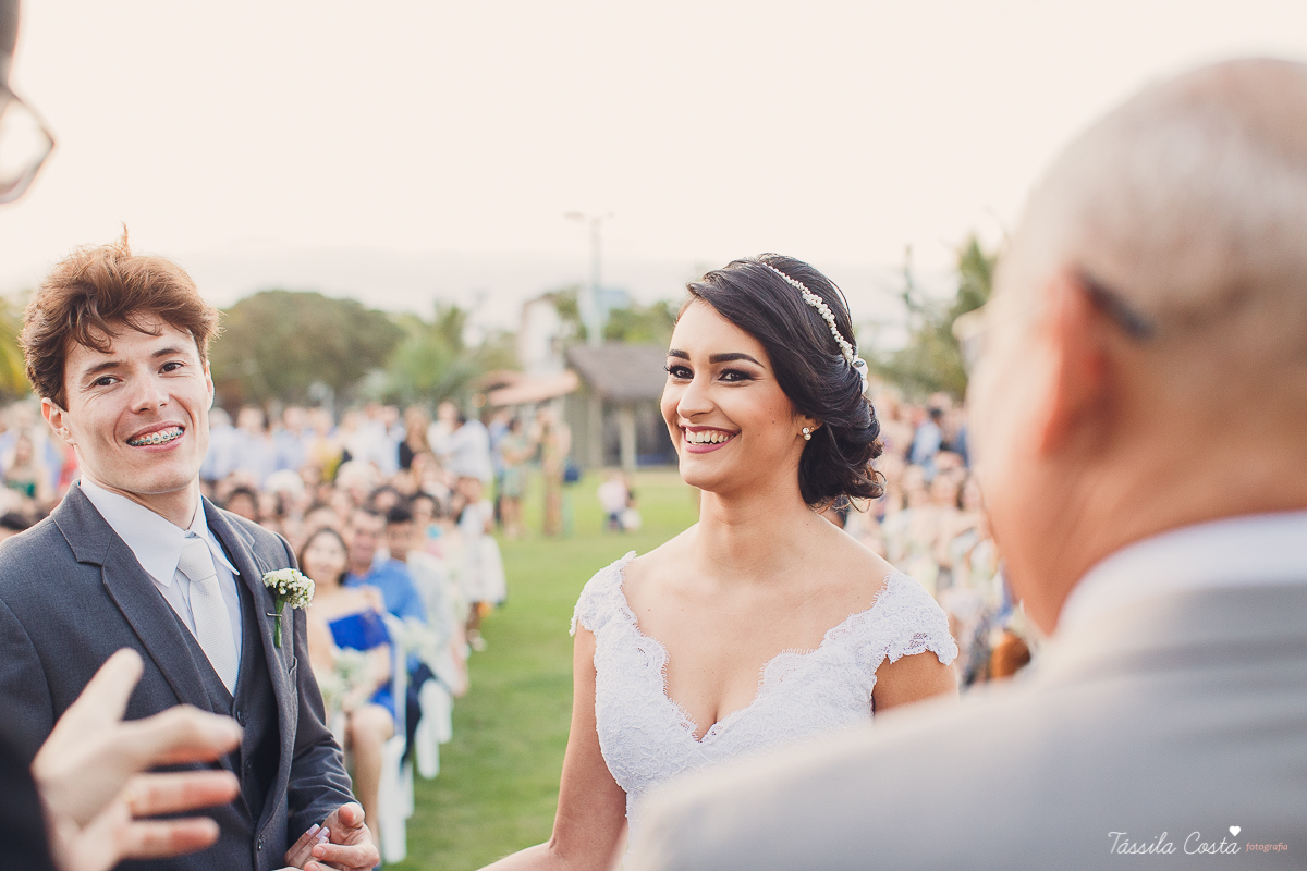 fotos de inspiração para casamento na praia, durante o dia, em Serra ES, Manguinhos, fotos de casamento dos sonhos na praia, Mayara e Allan, casamento durante a luz do dia, fotos de casamento na praia