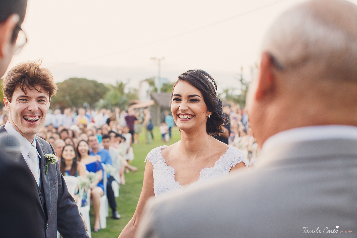 fotos de inspiração para casamento na praia, durante o dia, em Serra ES, Manguinhos, fotos de casamento dos sonhos na praia, Mayara e Allan, casamento durante a luz do dia, fotos de casamento na praia