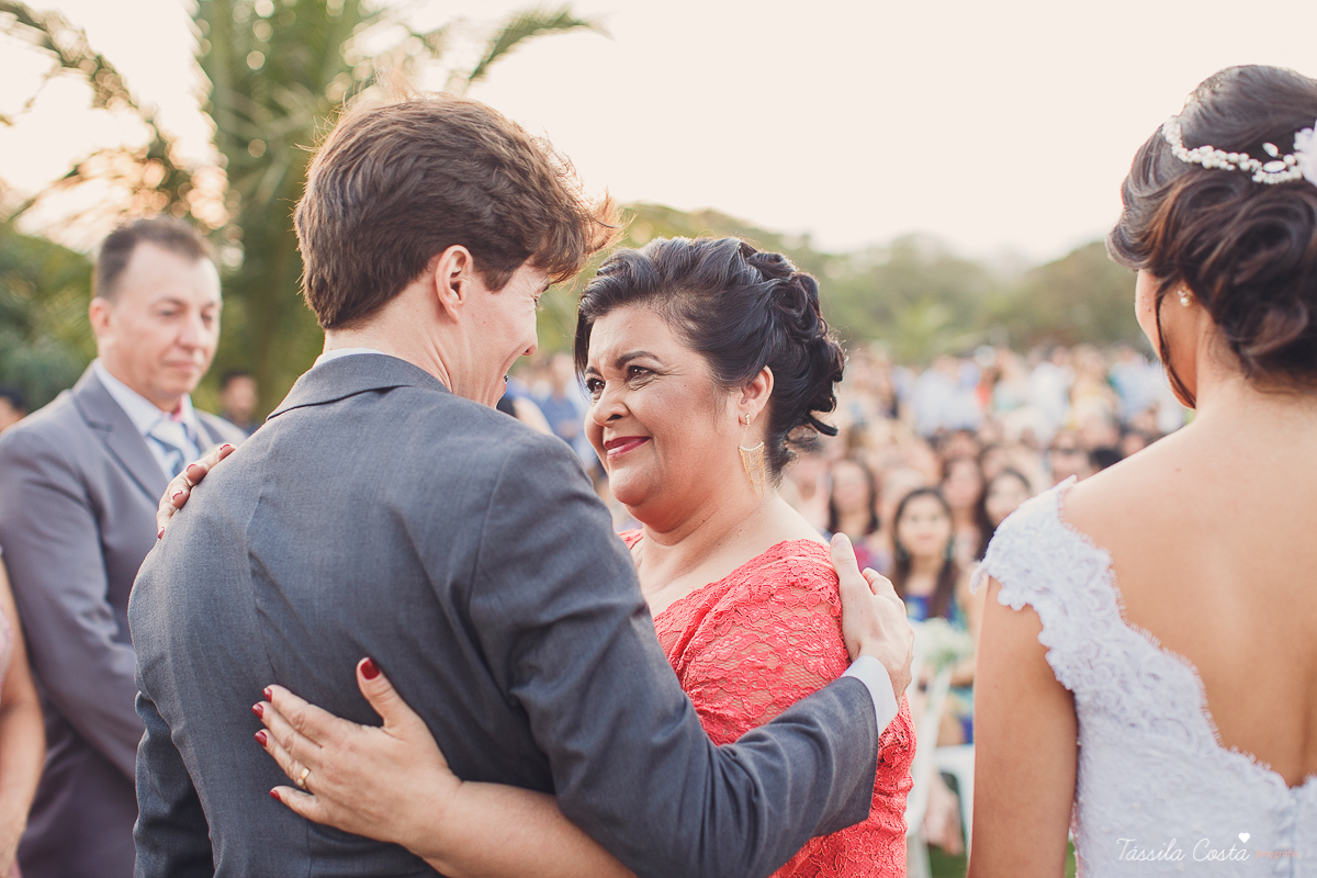 fotos de inspiração para casamento na praia, durante o dia, em Serra ES, Manguinhos, fotos de casamento dos sonhos na praia, Mayara e Allan, casamento durante a luz do dia, fotos de casamento na praia