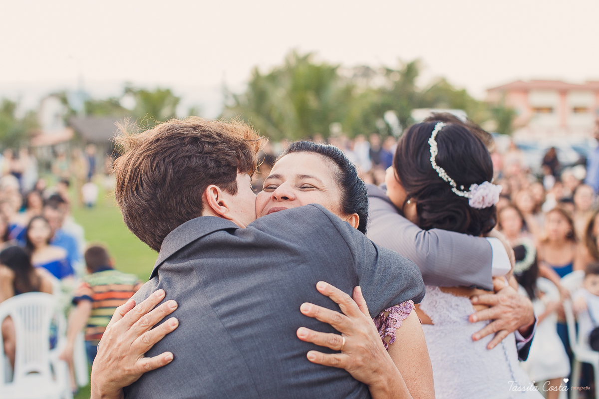 fotos de inspiração para casamento na praia, durante o dia, em Serra ES, Manguinhos, fotos de casamento dos sonhos na praia, Mayara e Allan, casamento durante a luz do dia, fotos de casamento na praia