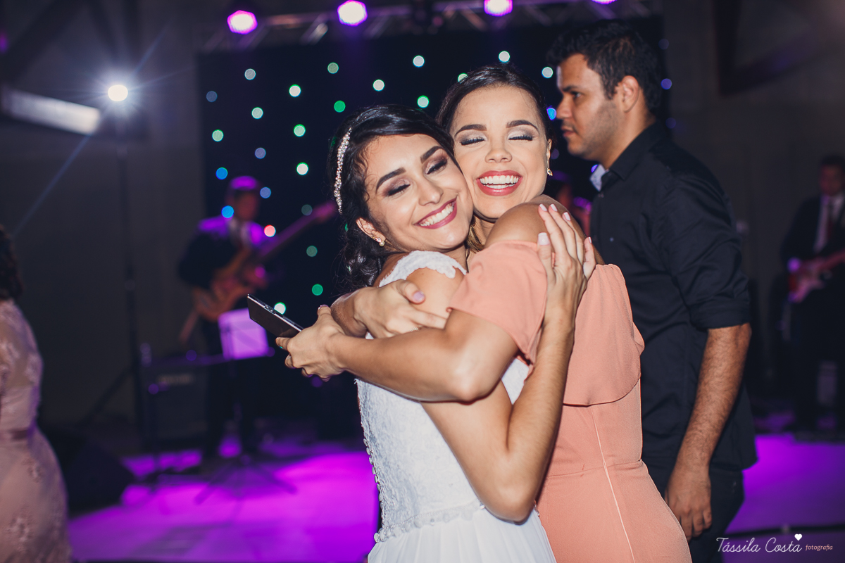 fotos de inspiração para casamento na praia, durante o dia, em Serra ES, Manguinhos, fotos de casamento dos sonhos na praia, Mayara e Allan, casamento durante a luz do dia, fotos de casamento na praia