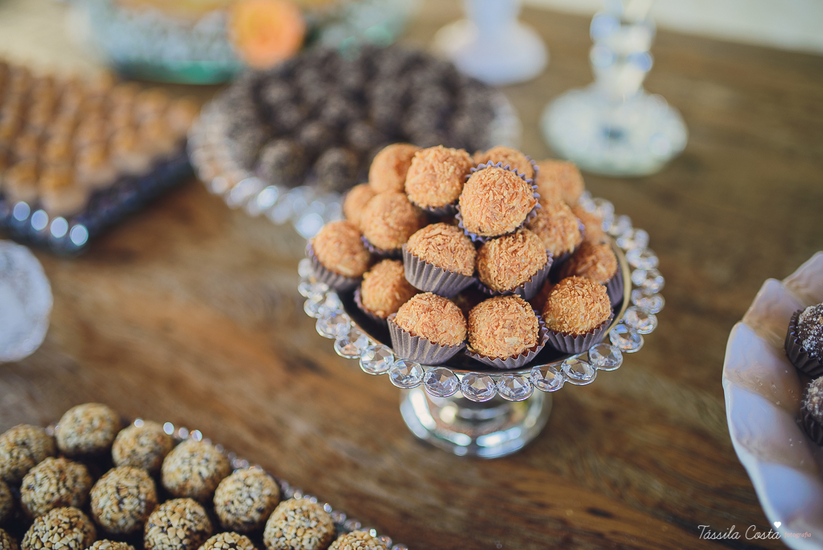 fotos de inspiração para casamento na praia, durante o dia, em Serra ES, Manguinhos, fotos de casamento dos sonhos na praia, Mayara e Allan, casamento durante a luz do dia, fotos de casamento na praia