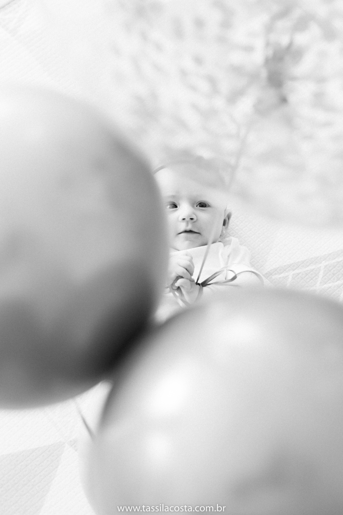 Lara 4 meses, bebê linda, fotos feitas em casa, ensaio de acompanhamento mensal, fotos mensais, Tássila Costa fotografia, fotos em Vitória ES