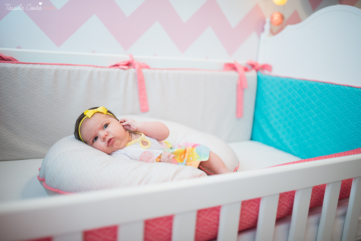 fotos em vila velha, es, de acompanhamento mensal de bebês, quarto lindo da bebê sofia, fotos na praia de itaparica, ensaio família em casa, fotos dentro do apartamento