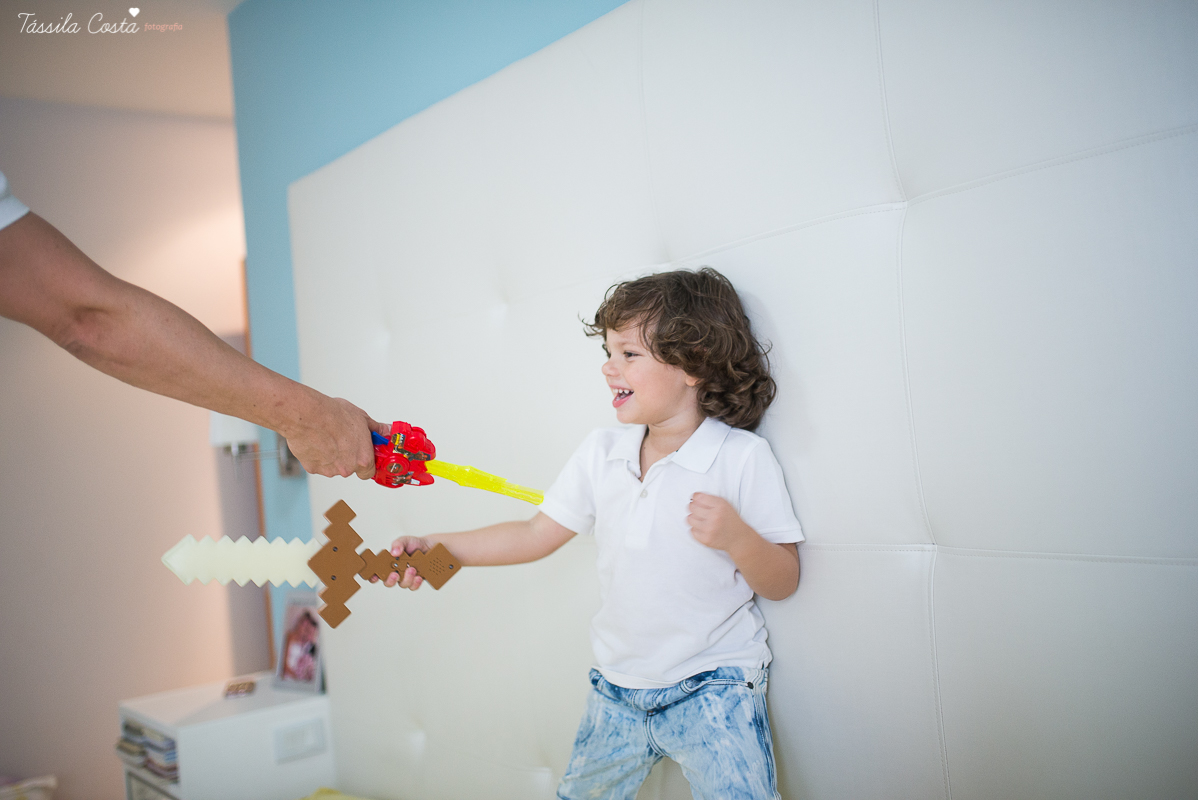 fotos em vila velha, es, de acompanhamento mensal de bebês, quarto lindo da bebê sofia, fotos na praia de itaparica, ensaio família em casa, fotos dentro do apartamento