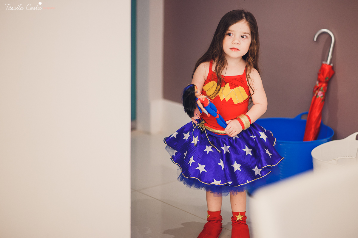 festa no tema mulher maravilha, fotografada e filmada em vitória es, filmagem de aniversário infantil em vitoria es, clipe da festa, filmagem e fotografia de casamento em vila velha