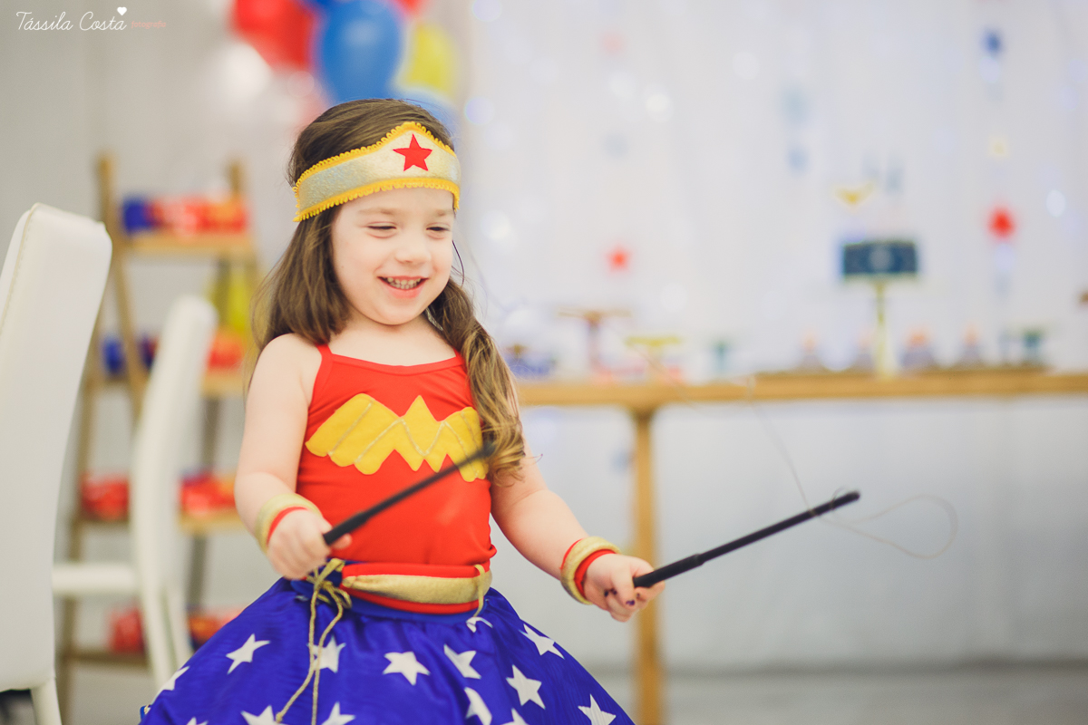 festa no tema mulher maravilha, fotografada e filmada em vitória es, filmagem de aniversário infantil em vitoria es, clipe da festa, filmagem e fotografia de casamento em vila velha