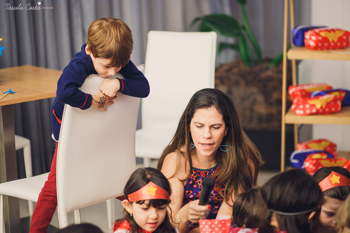 festa no tema mulher maravilha, fotografada e filmada em vitória es, filmagem de aniversário infantil em vitoria es, clipe da festa, filmagem e fotografia de casamento em vila velha