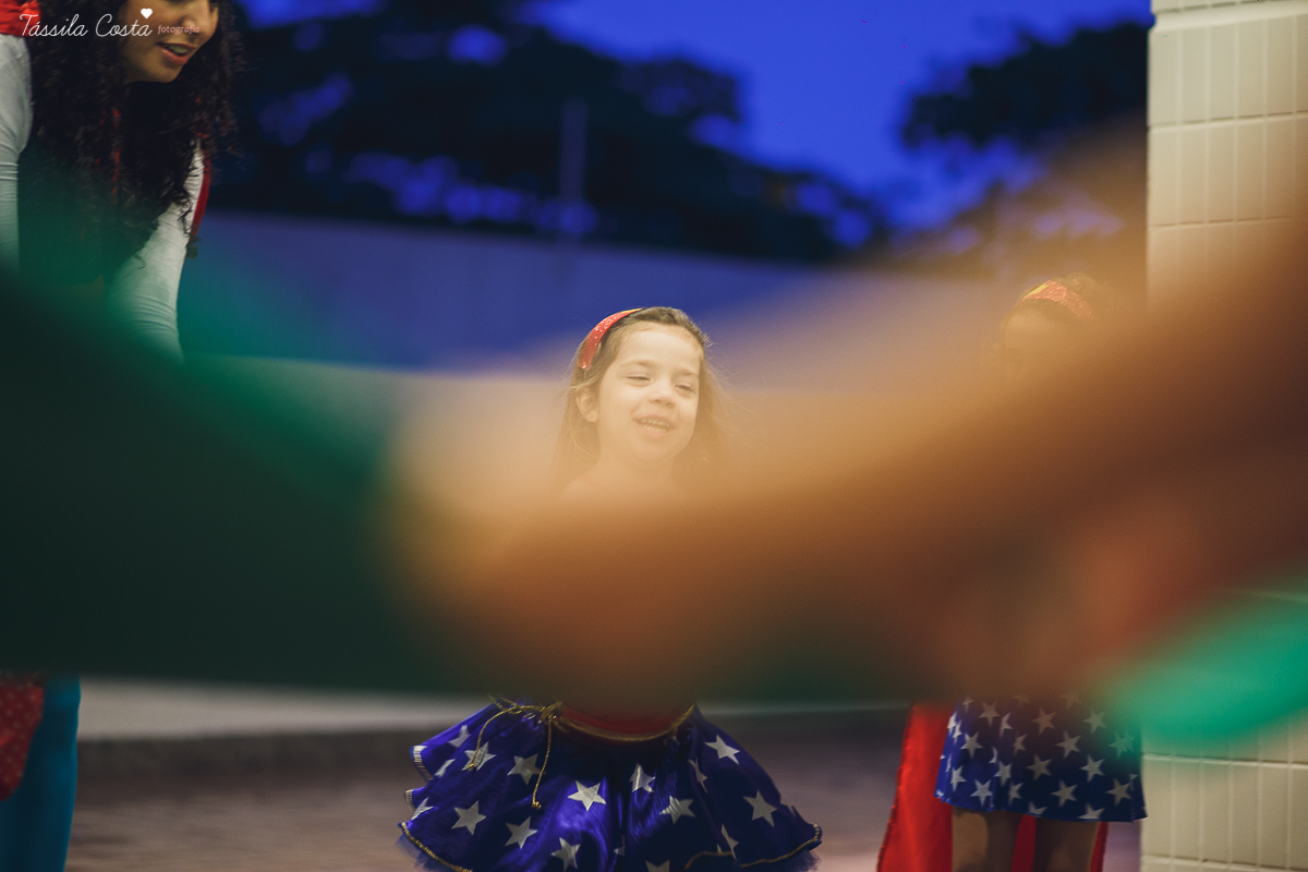 festa no tema mulher maravilha, fotografada e filmada em vitória es, filmagem de aniversário infantil em vitoria es, clipe da festa, filmagem e fotografia de casamento em vila velha