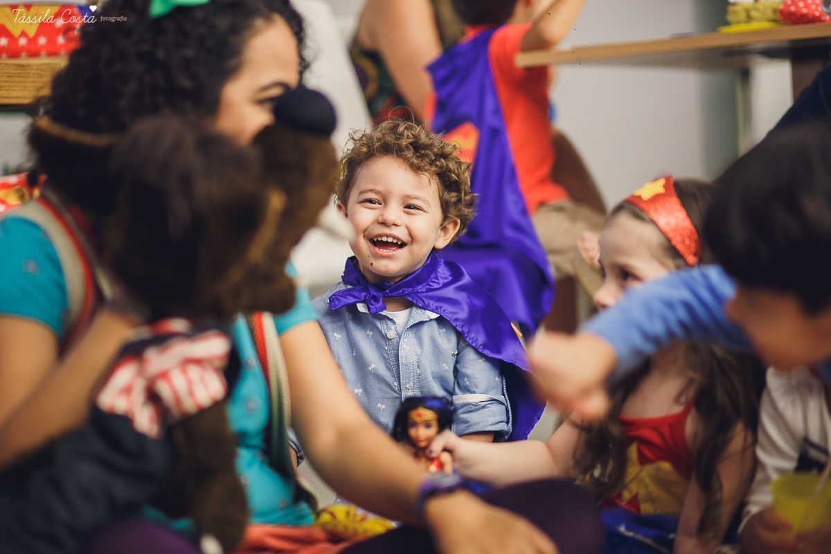 festa no tema mulher maravilha, fotografada e filmada em vitória es, filmagem de aniversário infantil em vitoria es, clipe da festa, filmagem e fotografia de casamento em vila velha