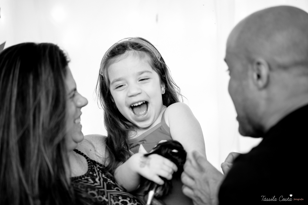 festa no tema mulher maravilha, fotografada e filmada em vitória es, filmagem de aniversário infantil em vitoria es, clipe da festa, filmagem e fotografia de casamento em vila velha