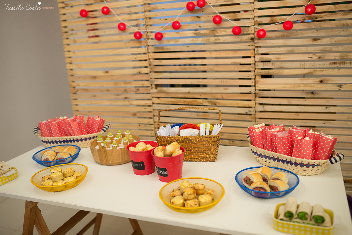 festa no tema mulher maravilha, fotografada e filmada em vitória es, filmagem de aniversário infantil em vitoria es, clipe da festa, filmagem e fotografia de casamento em vila velha