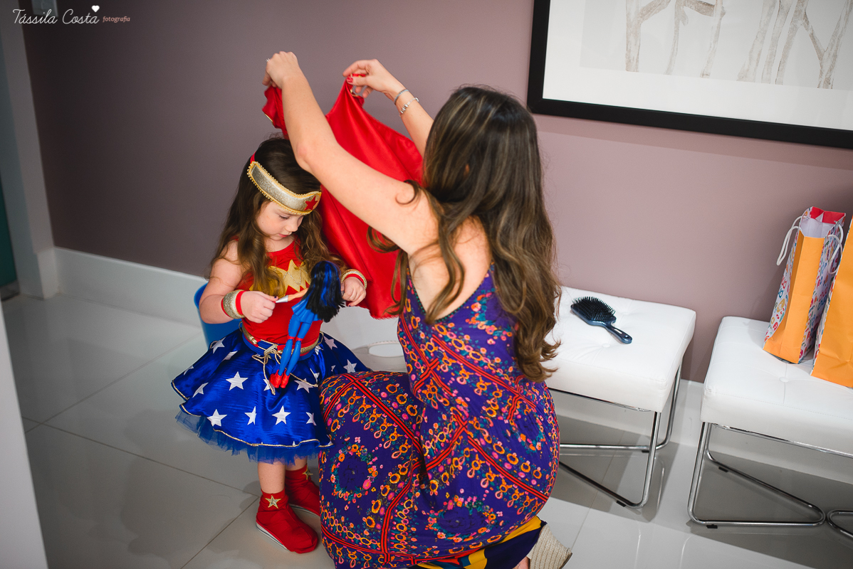 festa no tema mulher maravilha, fotografada e filmada em vitória es, filmagem de aniversário infantil em vitoria es, clipe da festa, filmagem e fotografia de casamento em vila velha