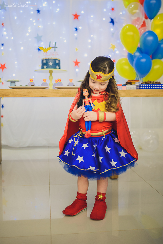 festa no tema mulher maravilha, fotografada e filmada em vitória es, filmagem de aniversário infantil em vitoria es, clipe da festa, filmagem e fotografia de casamento em vila velha