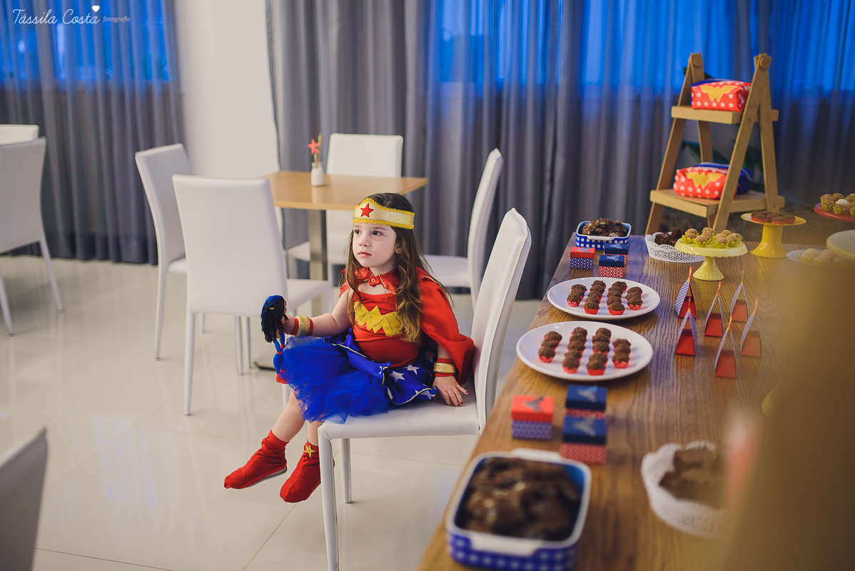 festa no tema mulher maravilha, fotografada e filmada em vitória es, filmagem de aniversário infantil em vitoria es, clipe da festa, filmagem e fotografia de casamento em vila velha
