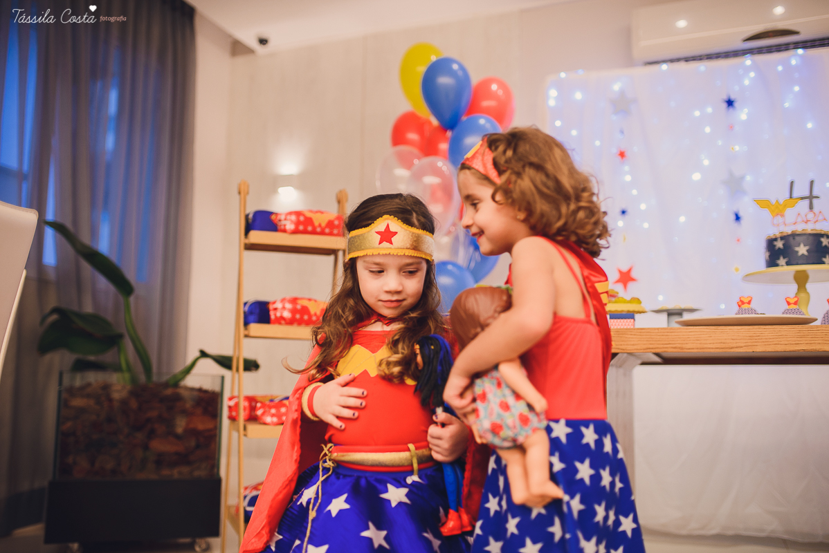 festa no tema mulher maravilha, fotografada e filmada em vitória es, filmagem de aniversário infantil em vitoria es, clipe da festa, filmagem e fotografia de casamento em vila velha
