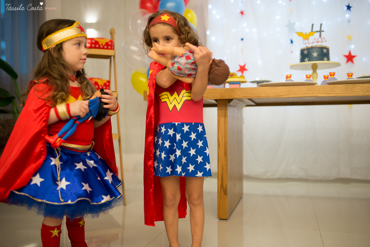 festa no tema mulher maravilha, fotografada e filmada em vitória es, filmagem de aniversário infantil em vitoria es, clipe da festa, filmagem e fotografia de casamento em vila velha