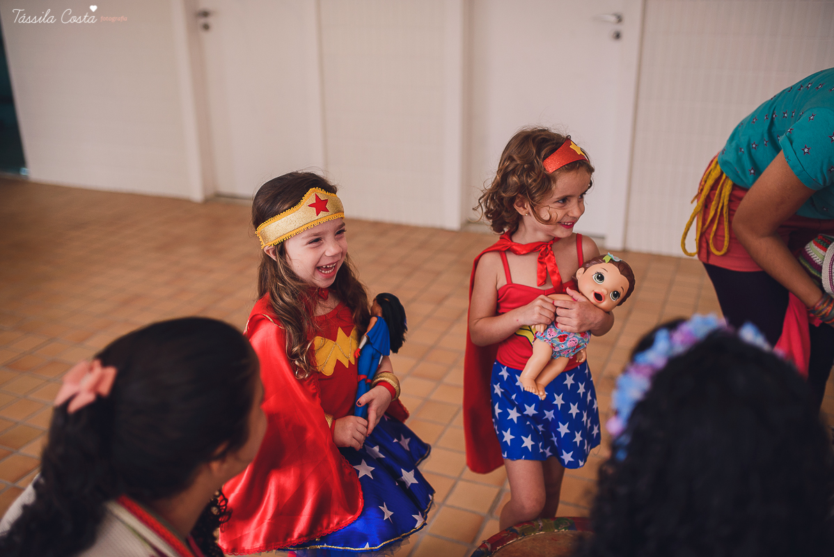 festa no tema mulher maravilha, fotografada e filmada em vitória es, filmagem de aniversário infantil em vitoria es, clipe da festa, filmagem e fotografia de casamento em vila velha