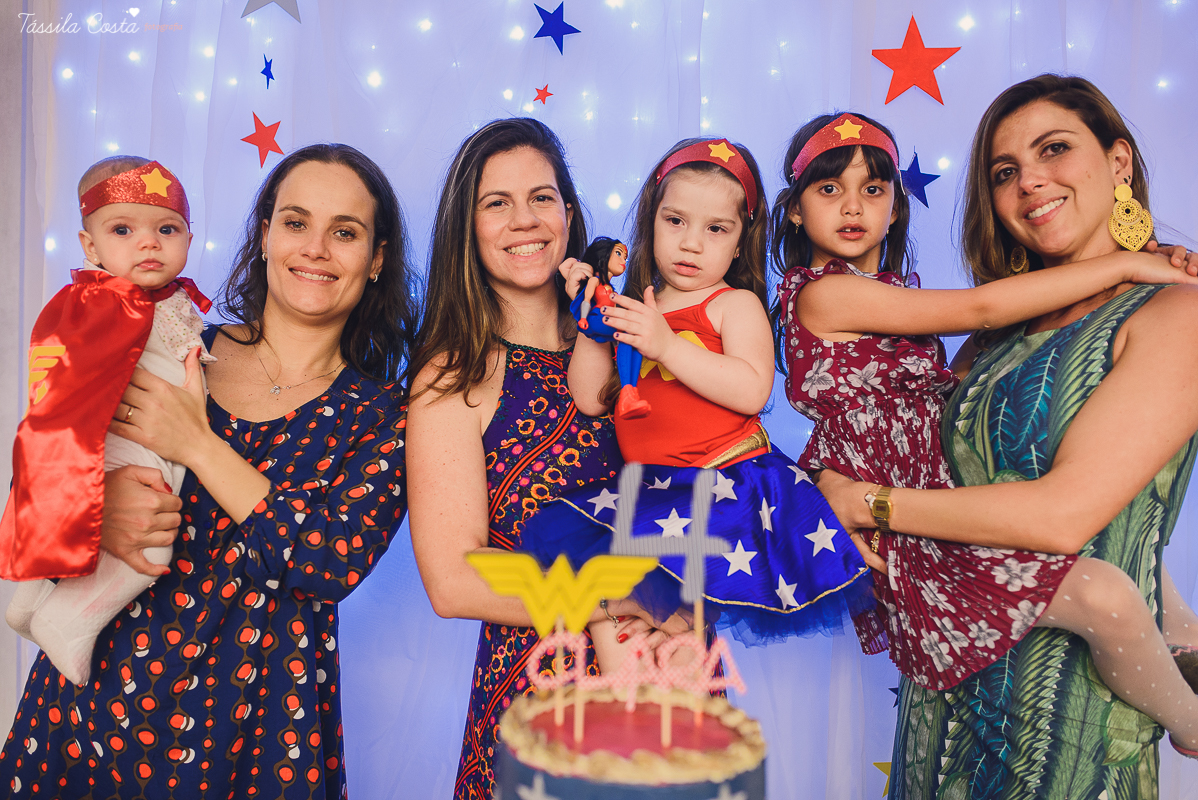 festa no tema mulher maravilha, fotografada e filmada em vitória es, filmagem de aniversário infantil em vitoria es, clipe da festa, filmagem e fotografia de casamento em vila velha