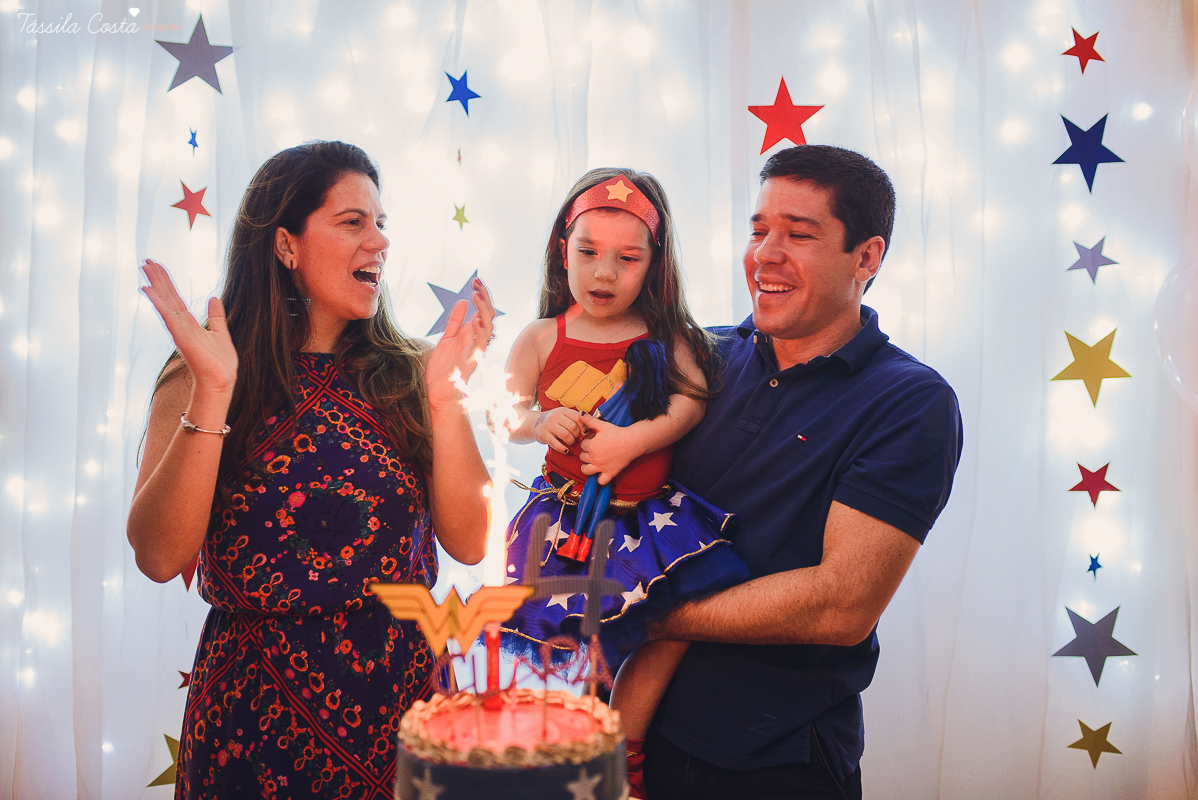 festa no tema mulher maravilha, fotografada e filmada em vitória es, filmagem de aniversário infantil em vitoria es, clipe da festa, filmagem e fotografia de casamento em vila velha