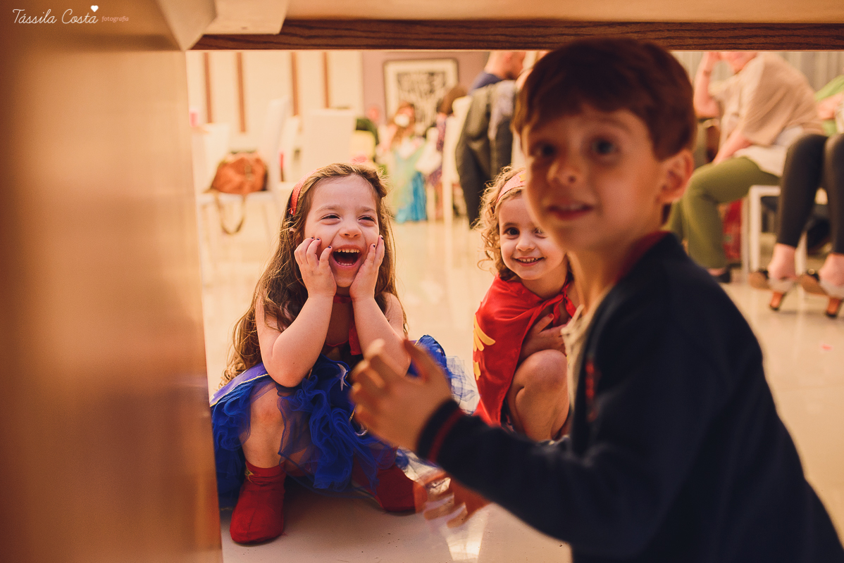 festa no tema mulher maravilha, fotografada e filmada em vitória es, filmagem de aniversário infantil em vitoria es, clipe da festa, filmagem e fotografia de casamento em vila velha