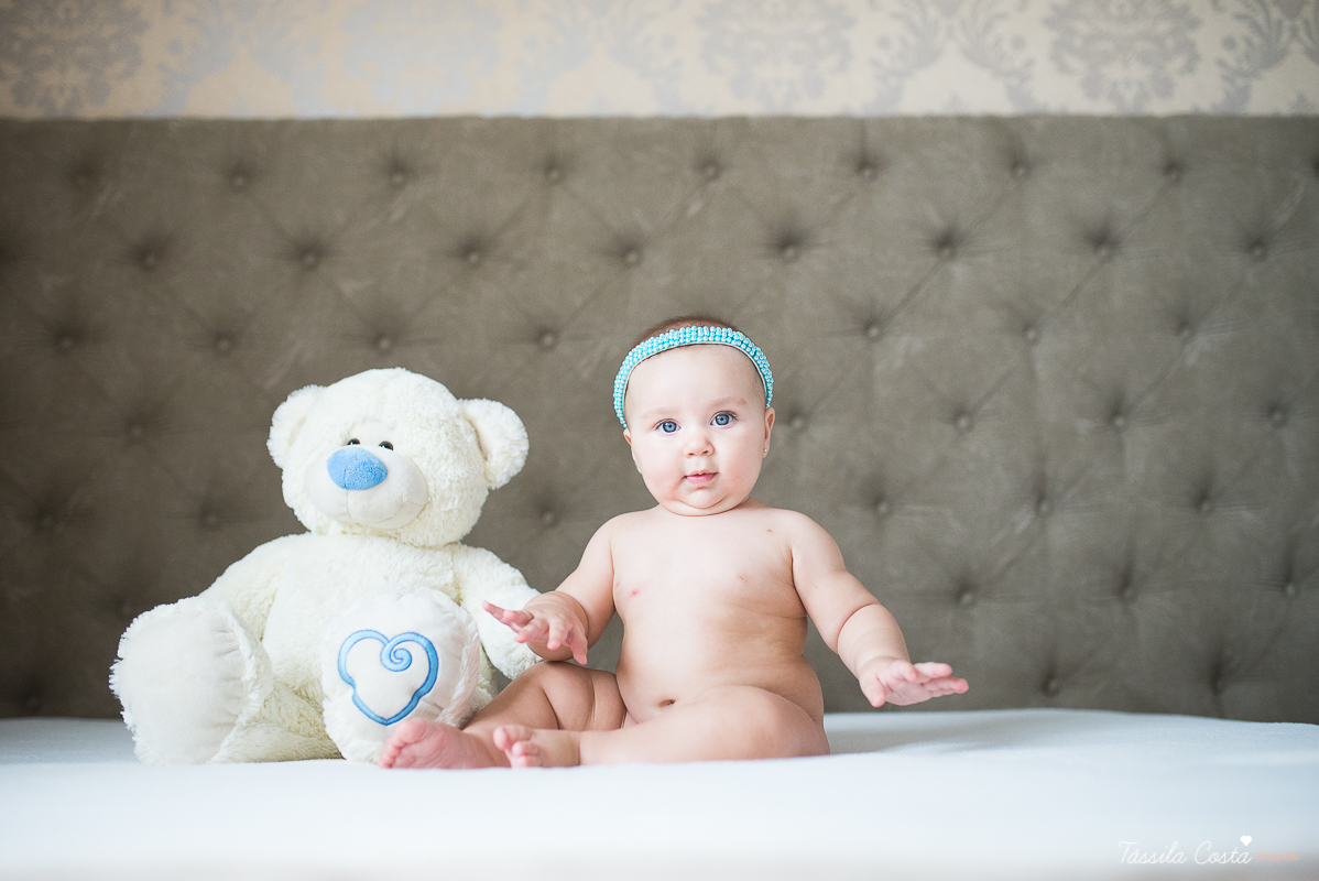 fotos de família em casa, em vitória es, fotografia de bebê em casa em vix, fotos para recordação, álbum de fotografia, bebê linda, poses de bebê recém nascido, bebê linda, fotos na cama