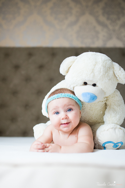 fotos de família em casa, em vitória es, fotografia de bebê em casa em vix, fotos para recordação, álbum de fotografia, bebê linda, poses de bebê recém nascido, bebê linda, fotos na cama