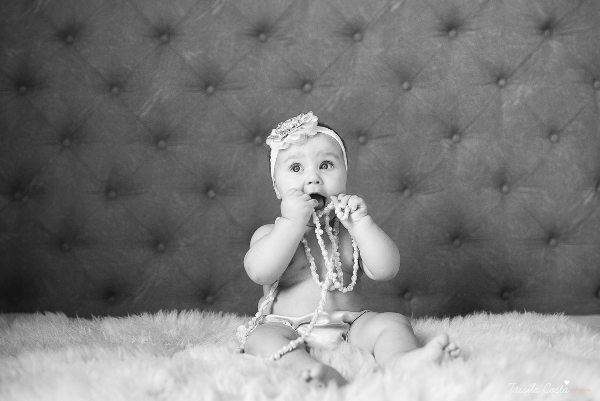 fotos de família em casa, em vitória es, fotografia de bebê em casa em vix, fotos para recordação, álbum de fotografia, bebê linda, poses de bebê recém nascido, bebê linda, fotos na cama