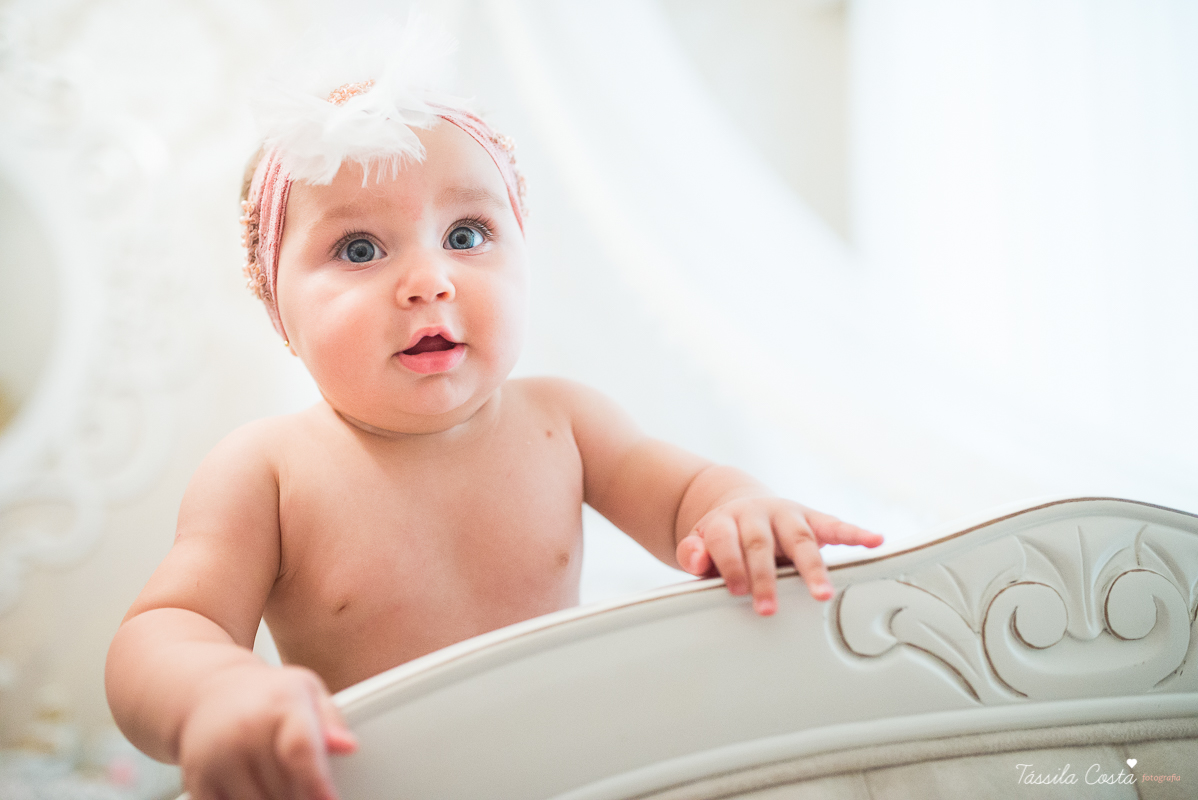 fotos de família em casa, em vitória es, fotografia de bebê em casa em vix, fotos para recordação, álbum de fotografia, bebê linda, poses de bebê recém nascido, bebê linda, fotos na cama
