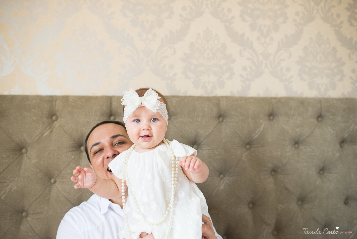 fotos de família em casa, em vitória es, fotografia de bebê em casa em vix, fotos para recordação, álbum de fotografia, bebê linda, poses de bebê recém nascido, bebê linda, fotos na cama