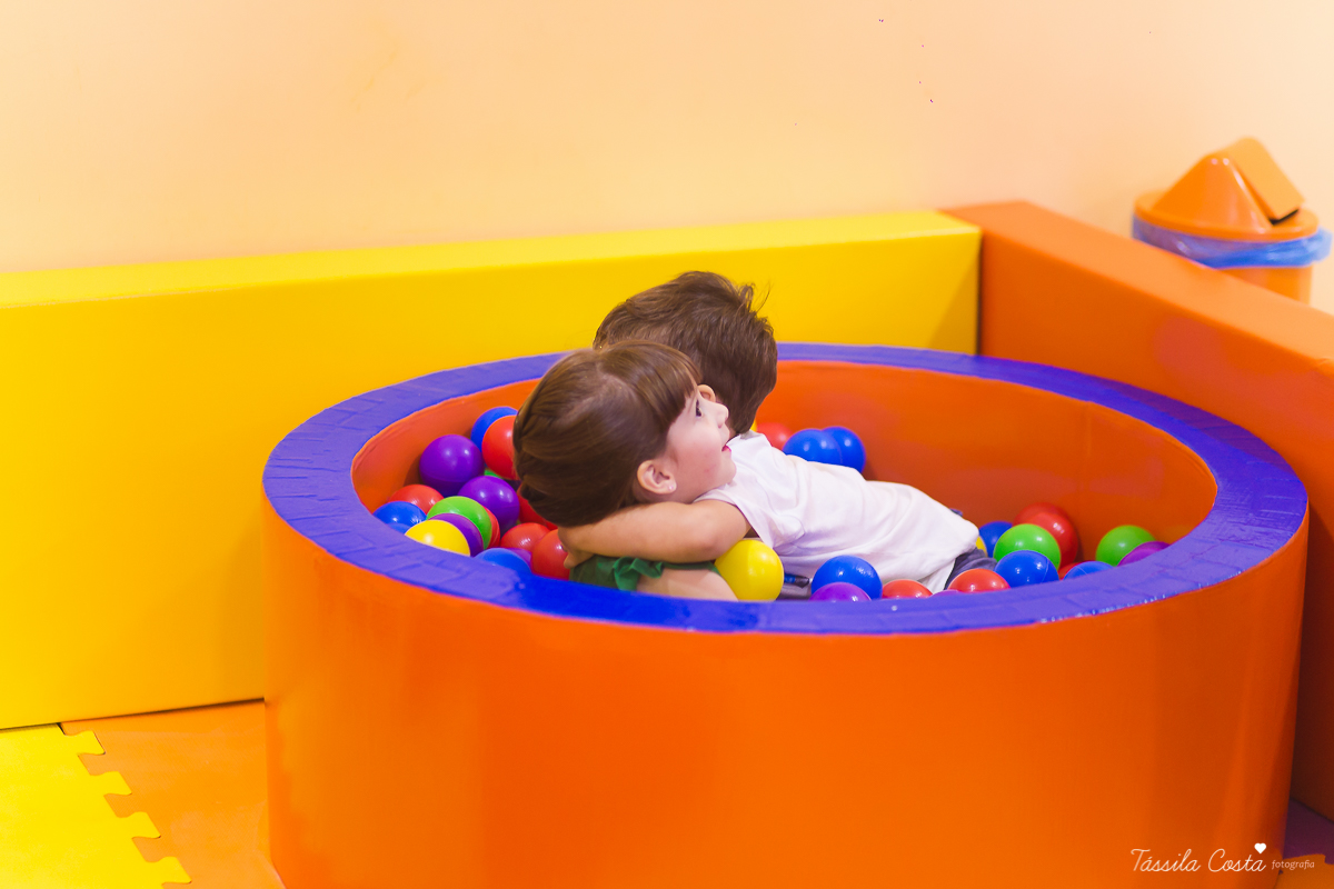 aniversário dos sonhos em vila velha es, buffet e cerimonial infantil em vila velha Catavento, rodovia do sol, praia de itaparica, tema frozen, luisa 3 anos, decoracao de aniversario de menina