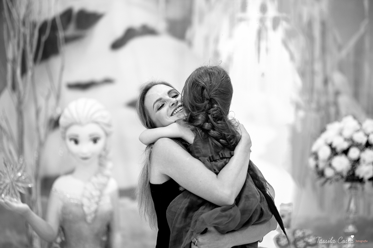 aniversário dos sonhos em vila velha es, buffet e cerimonial infantil em vila velha Catavento, rodovia do sol, praia de itaparica, tema frozen, luisa 3 anos, decoracao de aniversario de menina