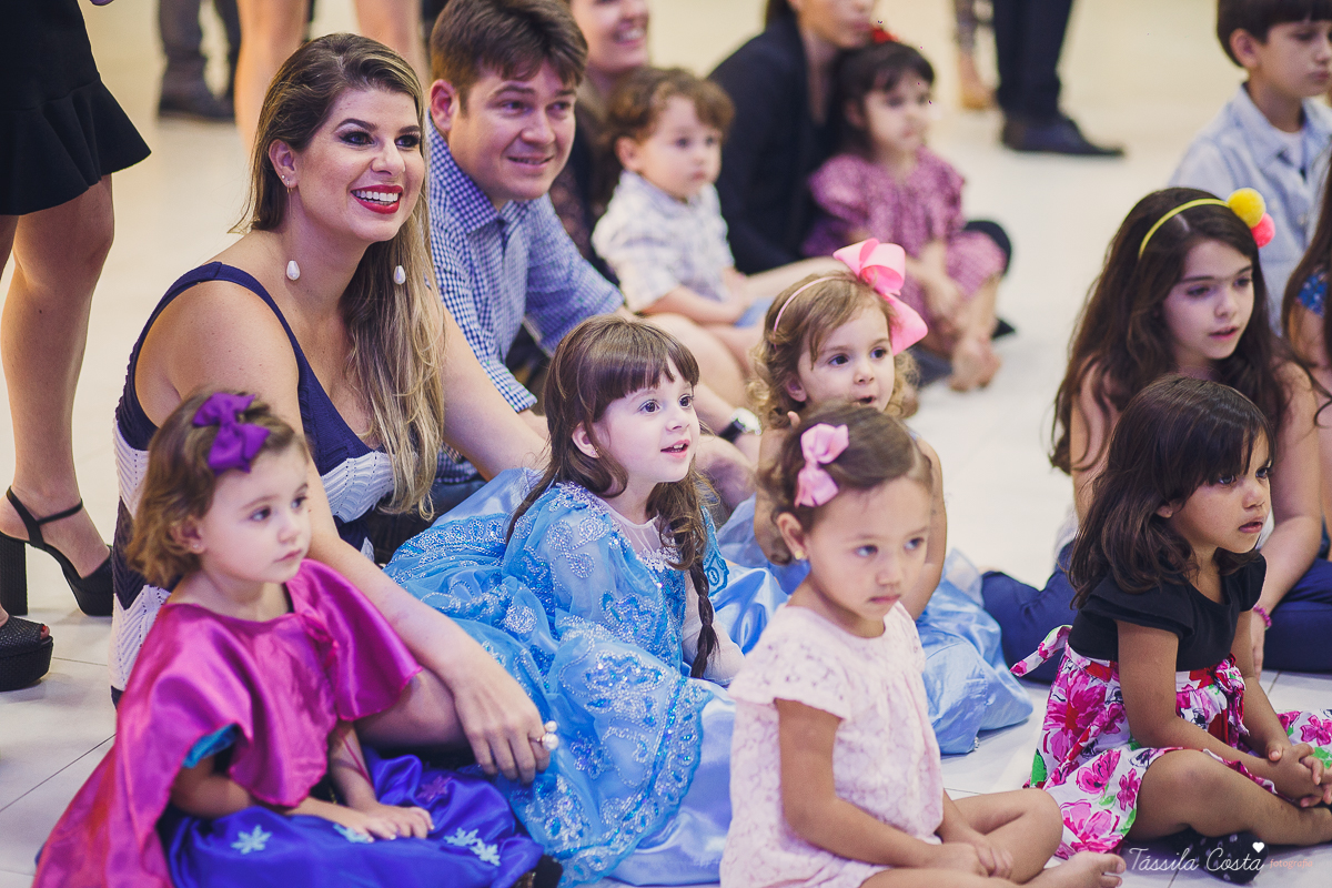 aniversário dos sonhos em vila velha es, buffet e cerimonial infantil em vila velha Catavento, rodovia do sol, praia de itaparica, tema frozen, luisa 3 anos, decoracao de aniversario de menina