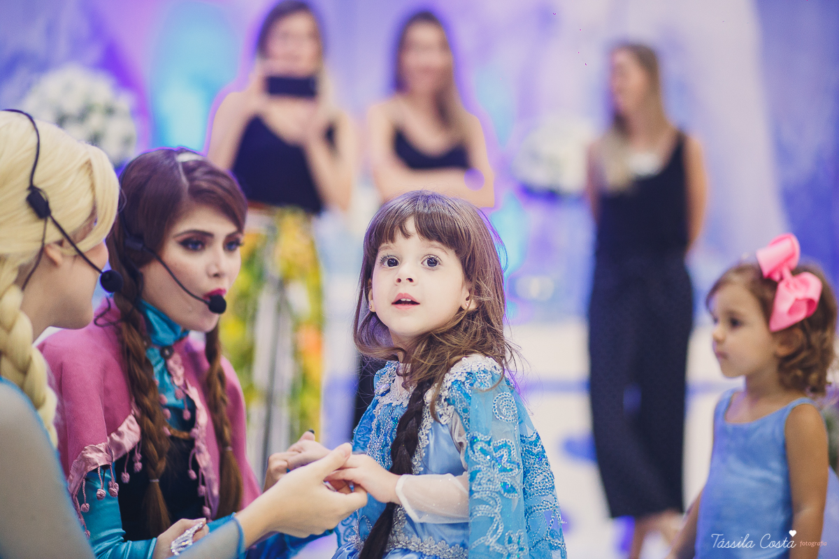 aniversário dos sonhos em vila velha es, buffet e cerimonial infantil em vila velha Catavento, rodovia do sol, praia de itaparica, tema frozen, luisa 3 anos, decoracao de aniversario de menina